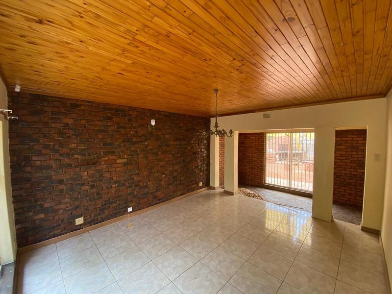 4 Bedroom Property for Sale in Riviera Northern Cape